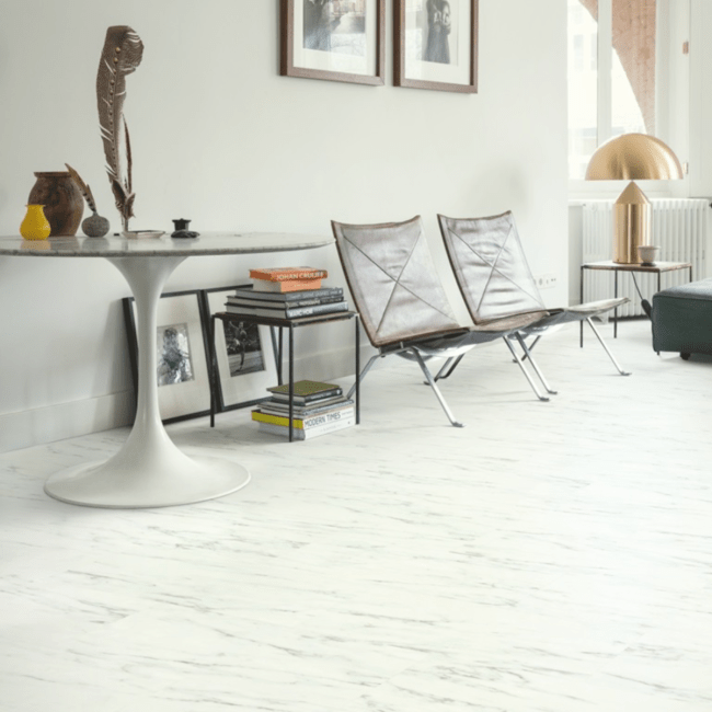 QUICK STEP : MARBLE CARRARA WHITE ORO BASE VINYL FLOORING TILES LVT AVSTT40136