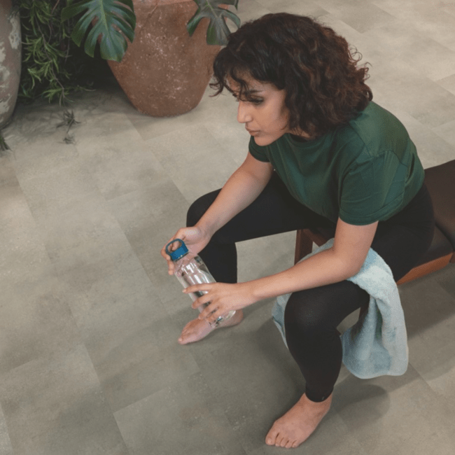 QUICK STEP : CONCRETE ROCK ORO BASE VINYL FLOORING TILES LVT AVSTT40234