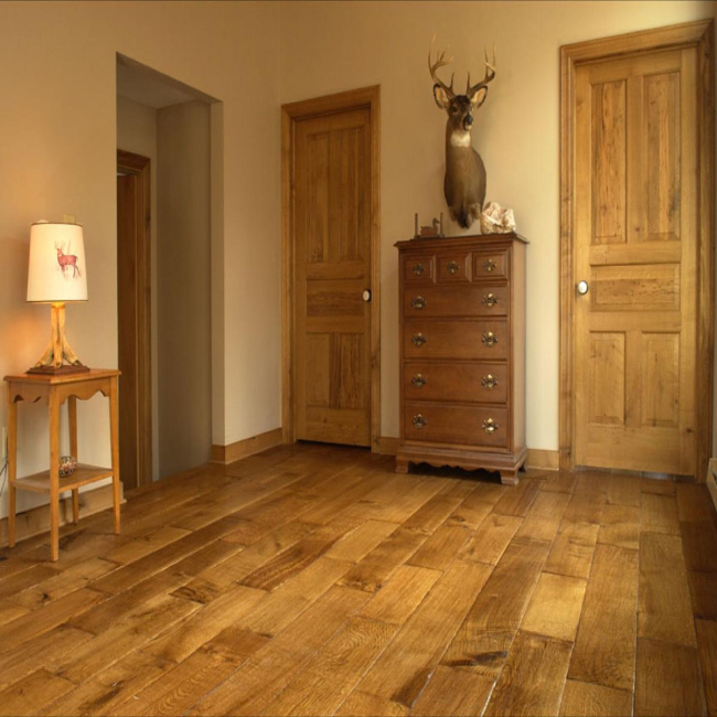 Golden Oak hand scraped lacquered 18mm Solid Wood Flooring