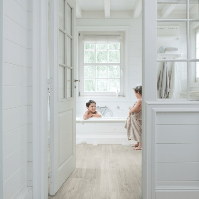 QUICK STEP : CANYON OAK GREY WITH SAWCUT ALPHA BLOS BASE VINYL FLOORING TILES LVT AVSPT40030